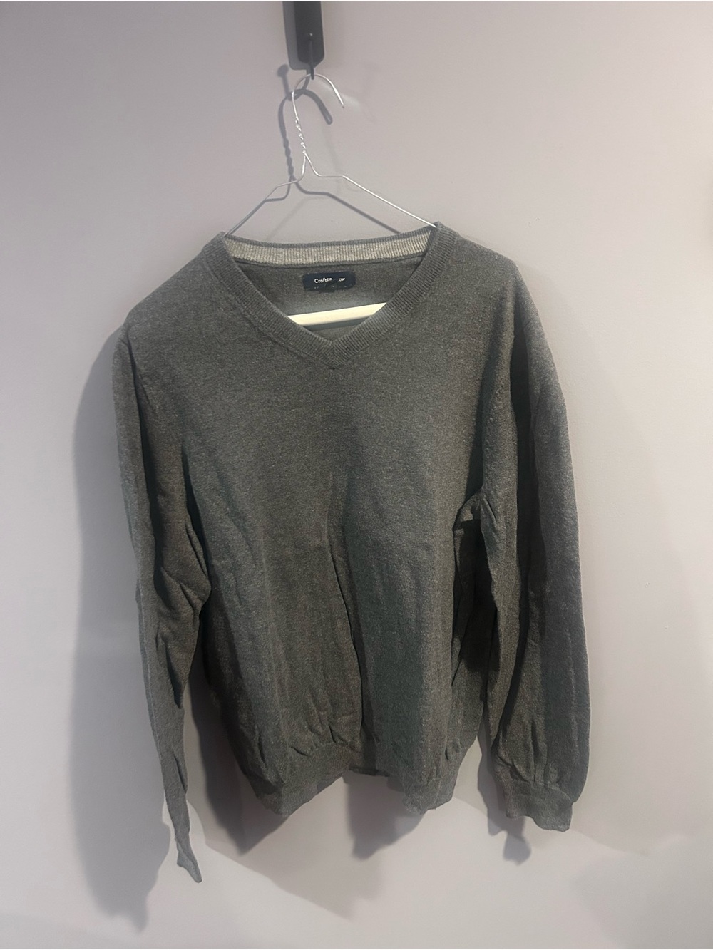 Men’s Croft & Barrow Gray V-Neck Sweater | Size Medium